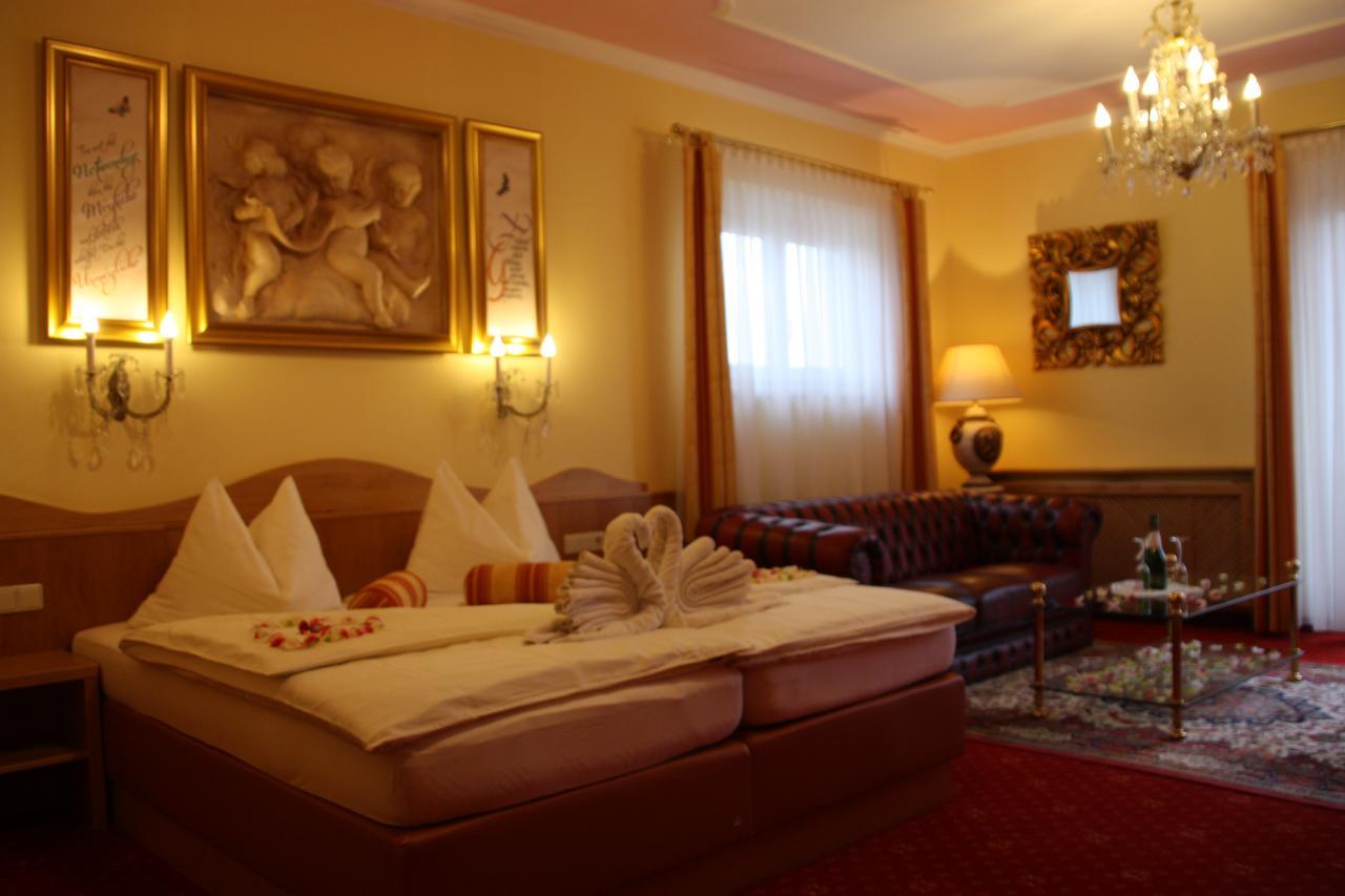City Hotel Нойнкірхен Екстер'єр фото